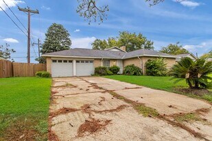 6602 Indian Lake Dr in Missouri City, TX - Building Photo