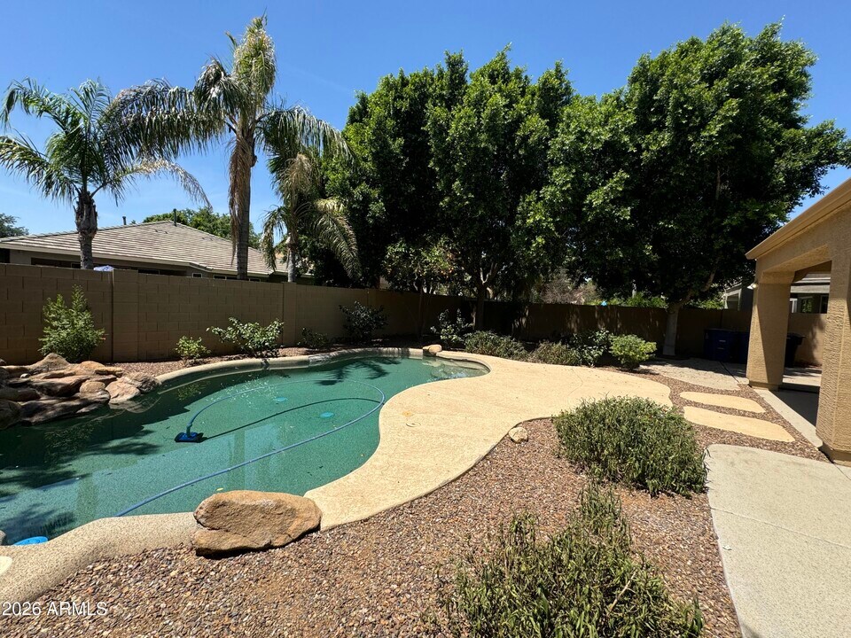 1127 W Mesquite St in Gilbert, AZ - Building Photo