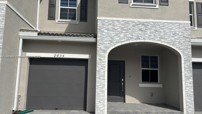 2633 SE 10th St in Homestead, FL - Building Photo - Building Photo