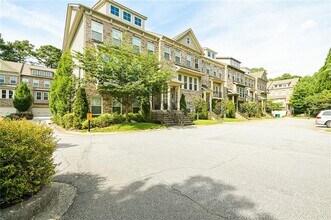1265 Linden Ct in Atlanta, GA - Building Photo - Building Photo