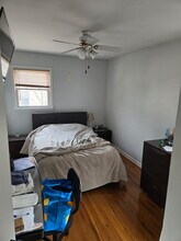 38 6th St, Unit Private Home in Harrison, NJ - Building Photo - Building Photo