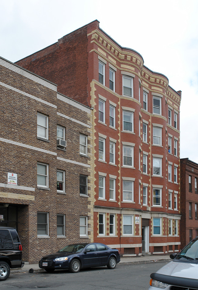 101 Elm St in Holyoke, MA - Foto de edificio - Building Photo