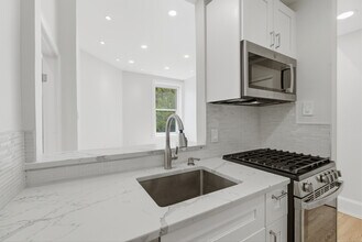 1851 Columbia Rd NW, Unit 102 in Washington, DC - Building Photo - Building Photo