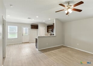 737 Peak Pl in New Berlin, TX - Building Photo - Building Photo