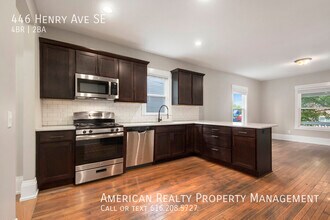 446 Henry Ave SE in Grand Rapids, MI - Building Photo - Building Photo