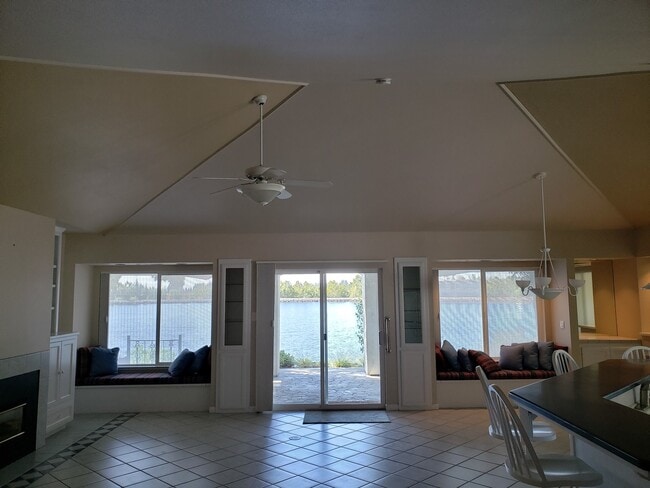 44 Edgewater Ct in Chico, CA - Building Photo - Building Photo