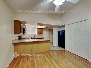 246 W Kristal Way in Phoenix, AZ - Building Photo - Building Photo