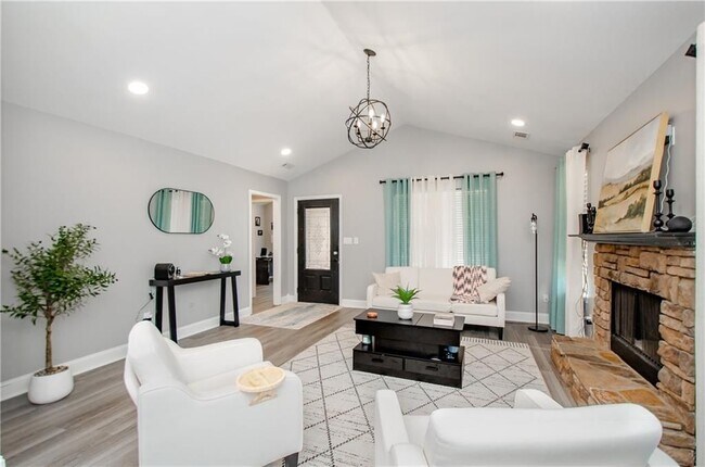 238 Knob Hill Dr in Locust Grove, GA - Building Photo - Building Photo