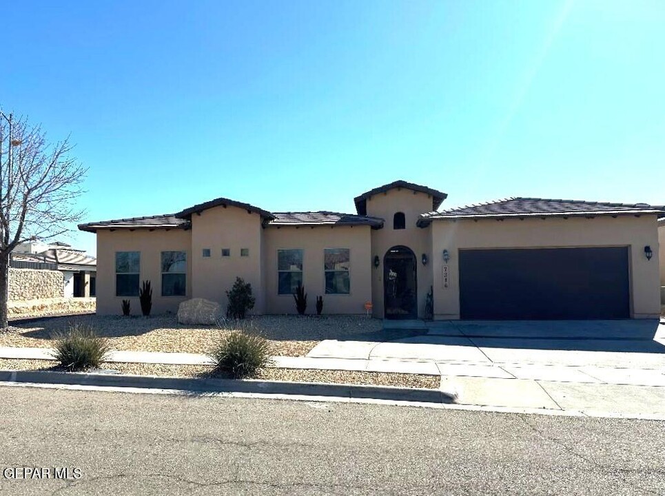 7316 Brays Landing Drive in El Paso, TX - Building Photo