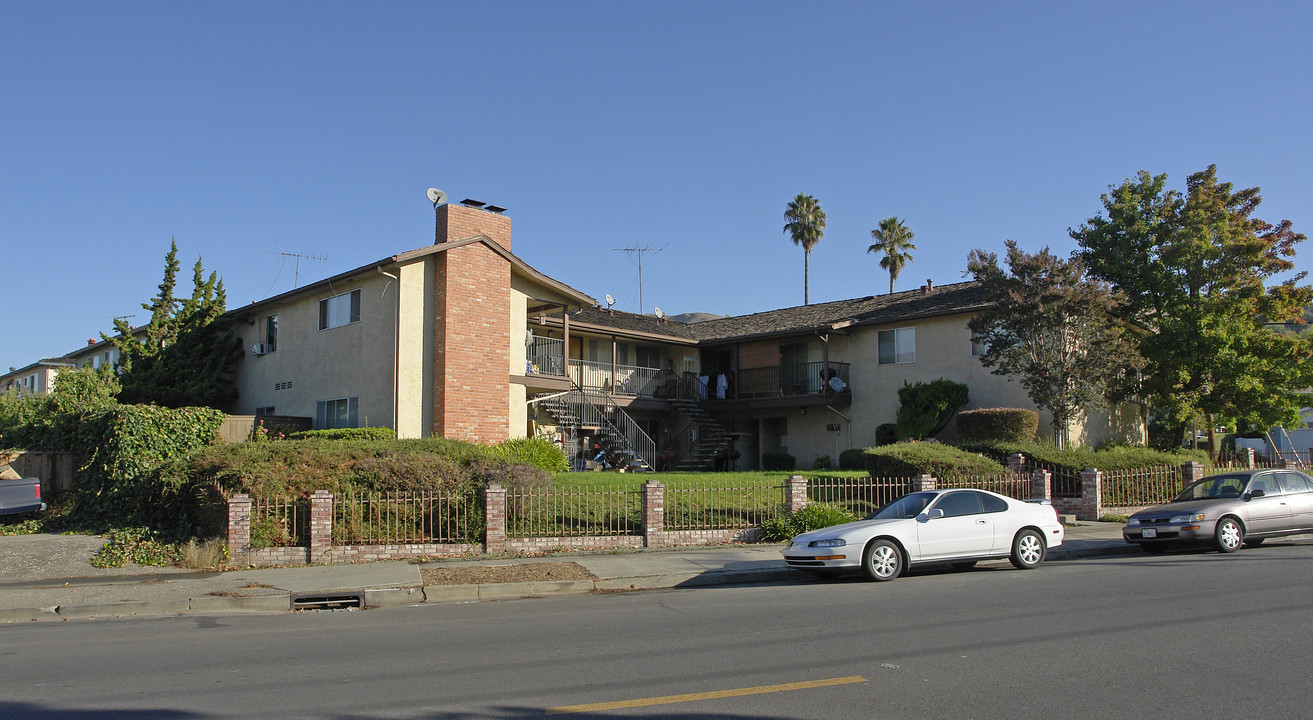 596 Garin Ave in Hayward, CA - Building Photo