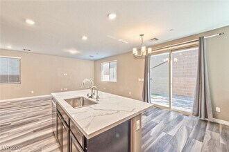 3215 Gardenia Falls Ct in Henderson, NV - Building Photo - Building Photo
