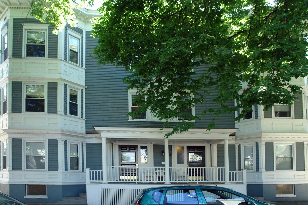 137-139 Neal St in Portland, ME - Building Photo