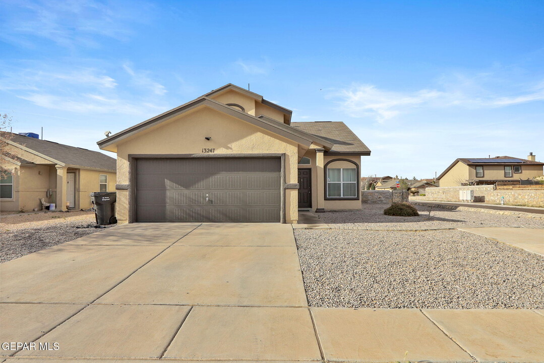 13247 New Britton Dr in El Paso, TX - Building Photo