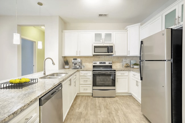 Henley at Mirror Lake in Villa Rica, GA - Building Photo - Building Photo