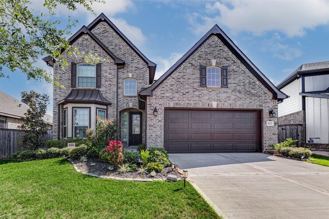 30711 Thicket Ct in Fulshear, TX - Building Photo