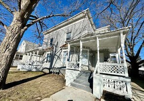 43 McKinley Ave N in Battle Creek, MI - Building Photo