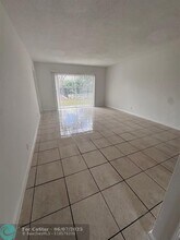 8600 NW 40th St in Coral Springs, FL - Building Photo - Building Photo