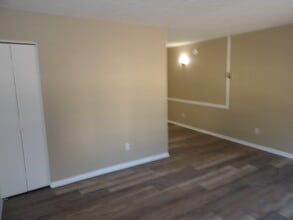412 Harrodswood Rd in Frankfort, KY - Building Photo - Building Photo