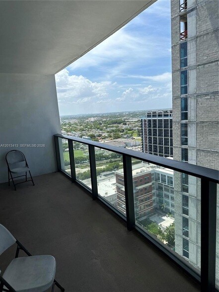 1600 NE 1st Ave, Unit 2217 in Miami, FL - Foto de edificio - Building Photo