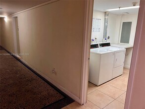 17600 N Bay Rd, Unit N304 in Sunny Isles Beach, FL - Building Photo - Building Photo