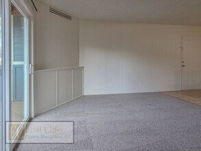 17150 SW Heritage Ct in Beaverton, OR - Building Photo - Building Photo