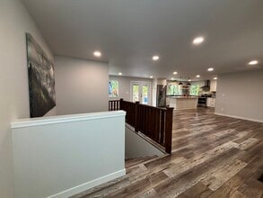 8582 Long Lake Rd SE in Port Orchard, WA - Building Photo - Building Photo