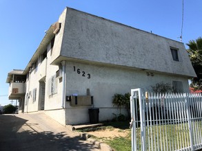 1623 Menlo Ave in Los Angeles, CA - Building Photo - Building Photo