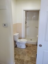 2142 US-9 in Round Lake, NY - Foto de edificio - Building Photo