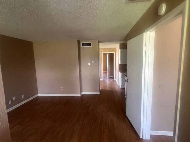 12207 11th St in Santa Fe, TX - Building Photo - Building Photo
