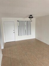 770 NE 128th St in North Miami, FL - Building Photo - Building Photo
