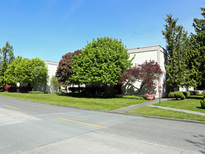 Golden Sunset Apartments in Seattle, WA - Foto de edificio - Building Photo