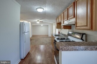 7 Dresser Ave in Burlington, NJ - Building Photo - Building Photo