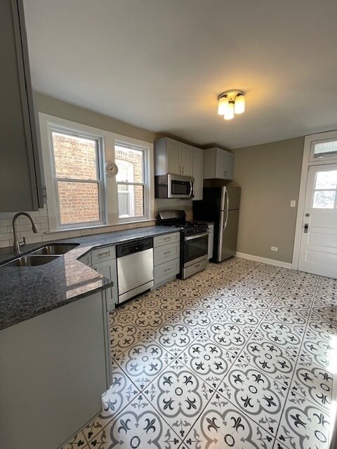 5444 N Kimball Ave in Chicago, IL - Building Photo - Building Photo
