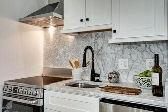329 K St NE in Washington, DC - Building Photo - Building Photo