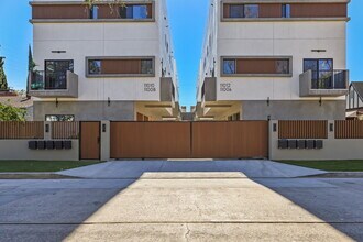 11004 Hortense St in North Hollywood, CA - Building Photo - Building Photo