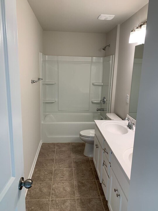17212 Snug Harbor Rd in Charlotte, NC - Building Photo