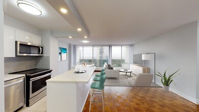 Grenadier Square in Toronto, ON - Building Photo - Building Photo