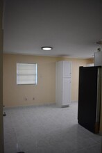 416 N 29th St, Unit B2 in Fort Pierce, FL - Building Photo - Building Photo