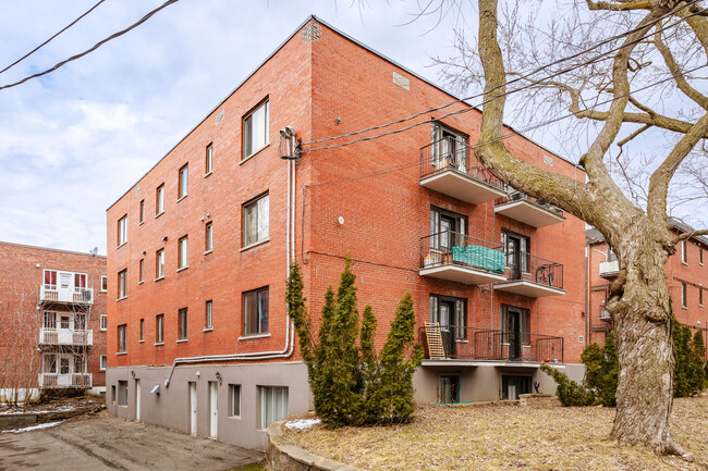 4915 Édouard-Montpetit Boul in Montréal, QC - Building Photo - Building Photo