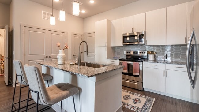 The Zeb in Colorado Springs, CO - Foto de edificio - Building Photo