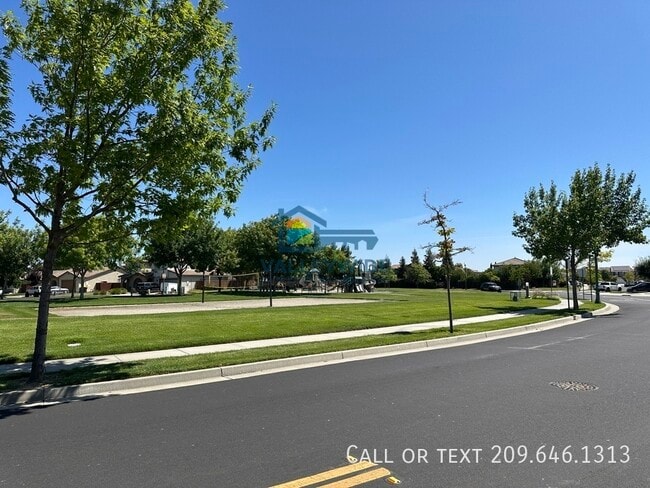 property at 15979 Crescent Park Cir