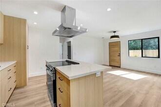 2822 1/2 Waverly Drive Unit in Los Angeles, CA - Building Photo - Building Photo