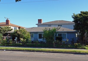 400 Canterbury Way Apartments