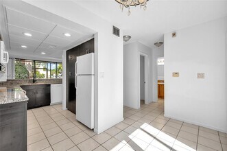 2821 SW 87th Ave in Davie, FL - Building Photo - Building Photo