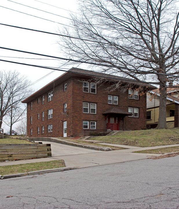 2186 15th St SW in Akron, OH - Building Photo