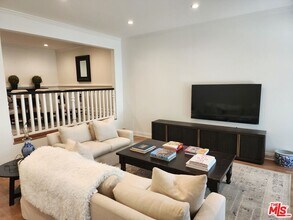 1546 Palisades Dr in Los Angeles, CA - Building Photo - Building Photo