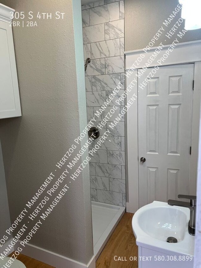 305 S 4th St in Tonkawa, OK - Building Photo - Building Photo