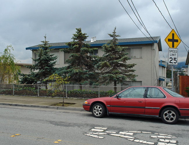 817 Baden Ave in South San Francisco, CA - Building Photo - Building Photo