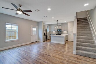 28325 Birnham Woods Dr in Spring, TX - Building Photo - Building Photo