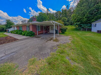 276 Meadow Dr in Bristol, VA - Building Photo - Building Photo